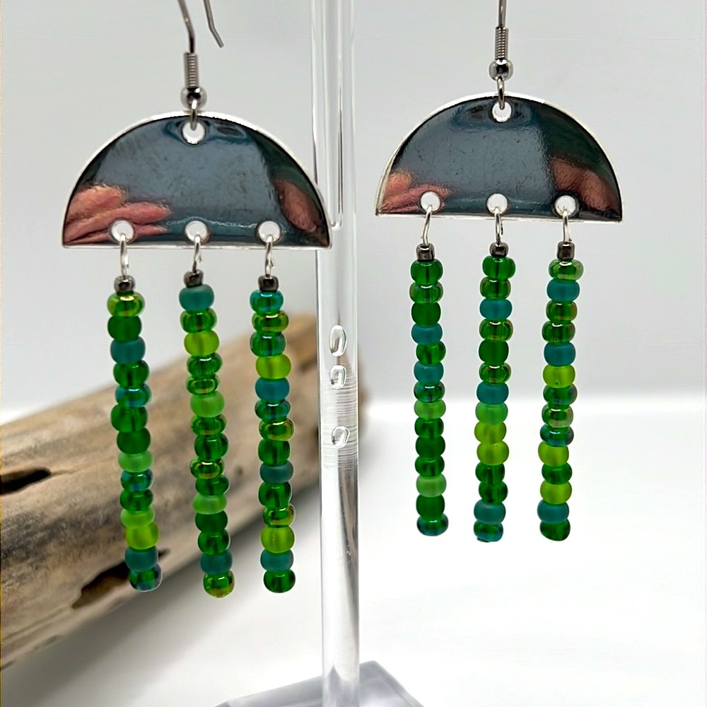Green Contemporary Earrings. - Picture 1 of 3
